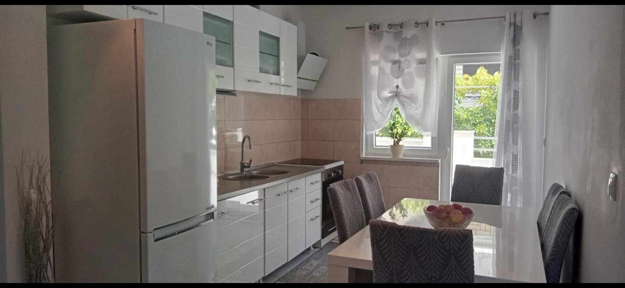 Apartment Biskupovic Dugi Rat Exterior photo